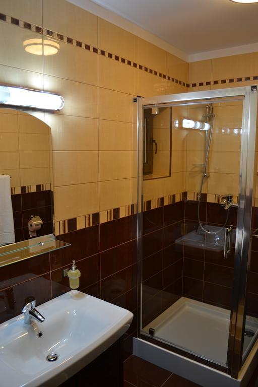 Pensiunea Codrii Mamului Lungesti Esterno foto